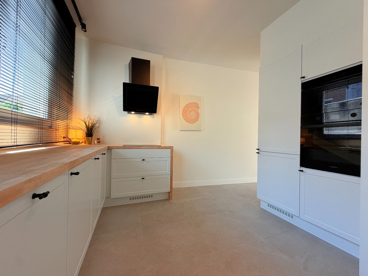 Prachtige ruime woning met 4 slaapkamers en 2 badkamers ! *** NONO INSPIRED *** 