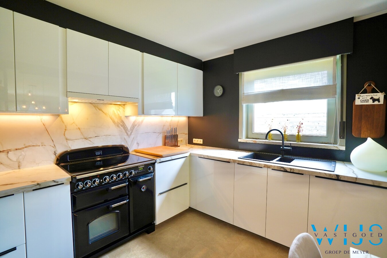 Instapklare bungalow met 5 slaapkamers, zonnepanelen en EPC label  A ! 