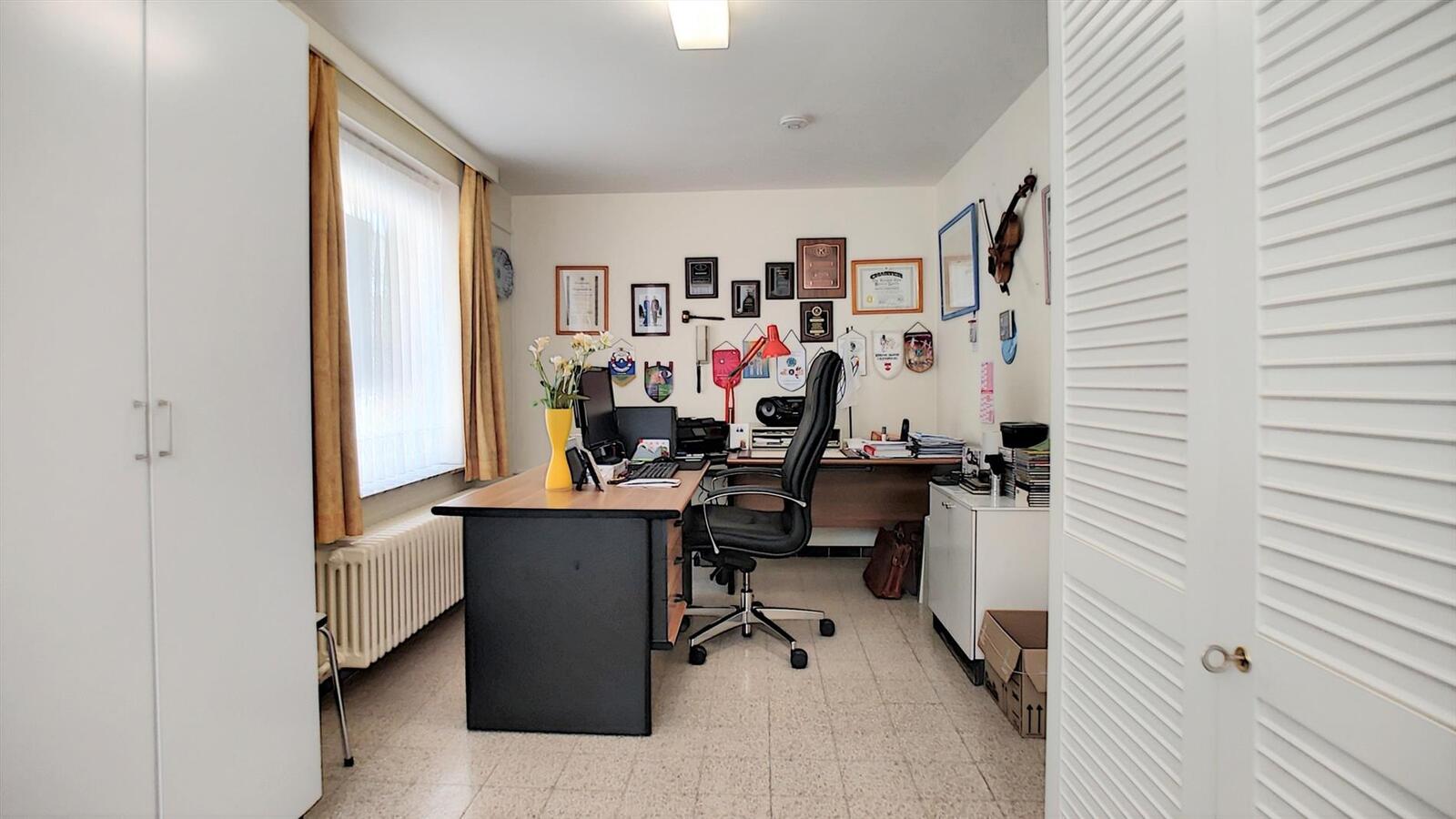 Magnifieke hoekwoning met garage - Heist 