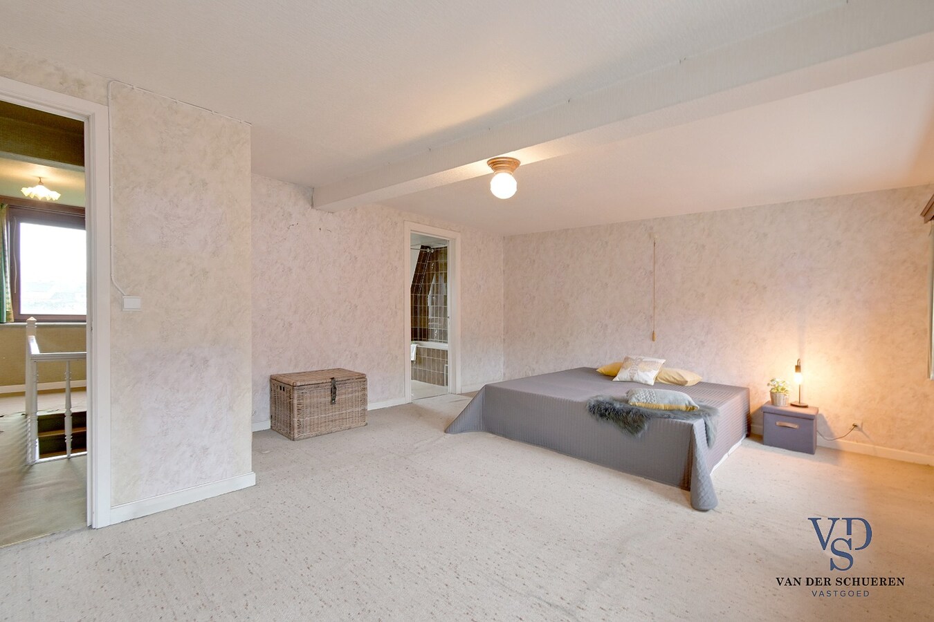 Bijzonder ruime gezinswoning. 