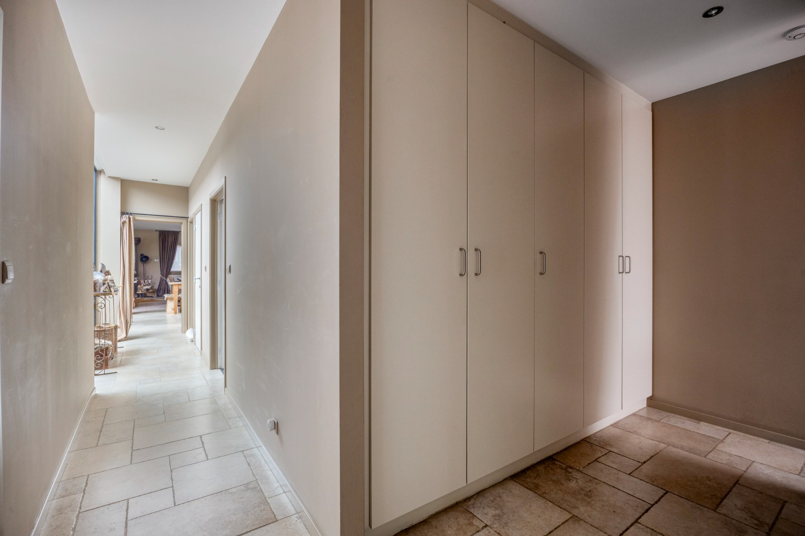 Zeer ruim appartement met 3 slpk. in Geel 