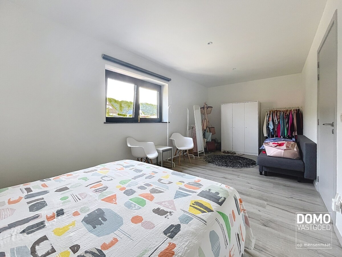 RUIME NIEUWBOUWWONING MET 3 SLAAPKAMERS, TUIN EN TERRAS TE BERINGEN (PAAL) 