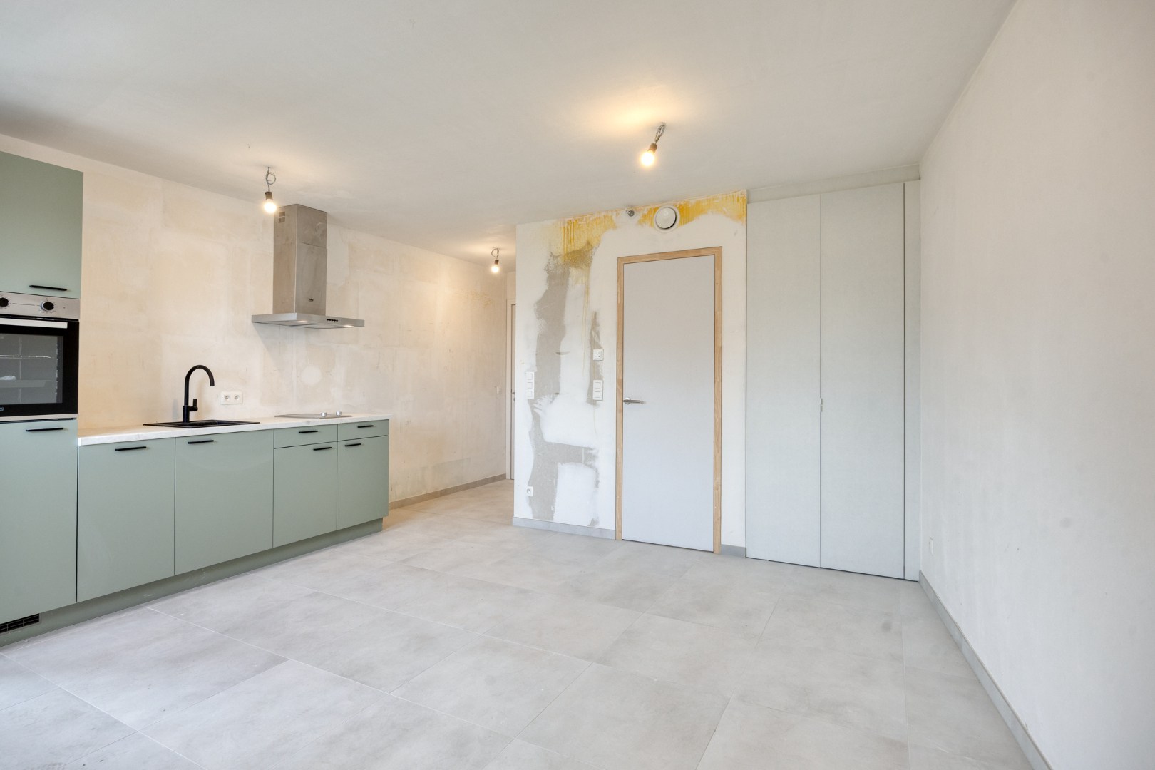 Nieuwbouw studio met 15,1m2 terras in hartje Leuven met kelderberging en parkeermogelijkheden! 6% BTW mogelijk! 