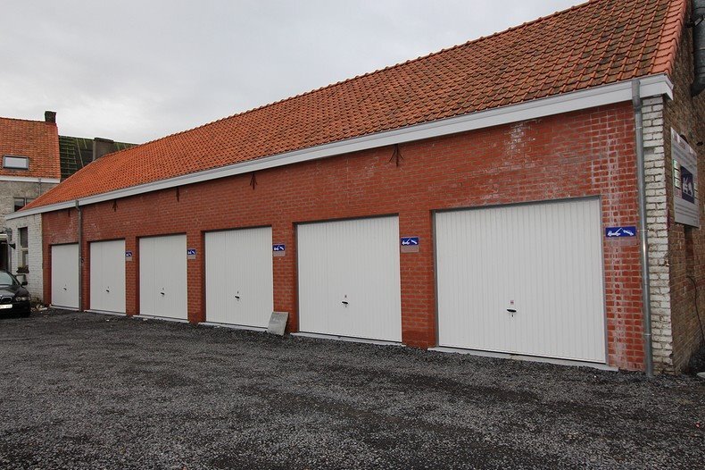 1 afzonderlijke gemetste garage te huur te Koekelare 