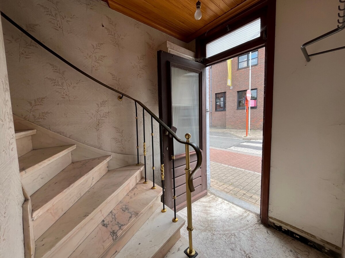 Te renoveren half open bebouwing te Gavere 