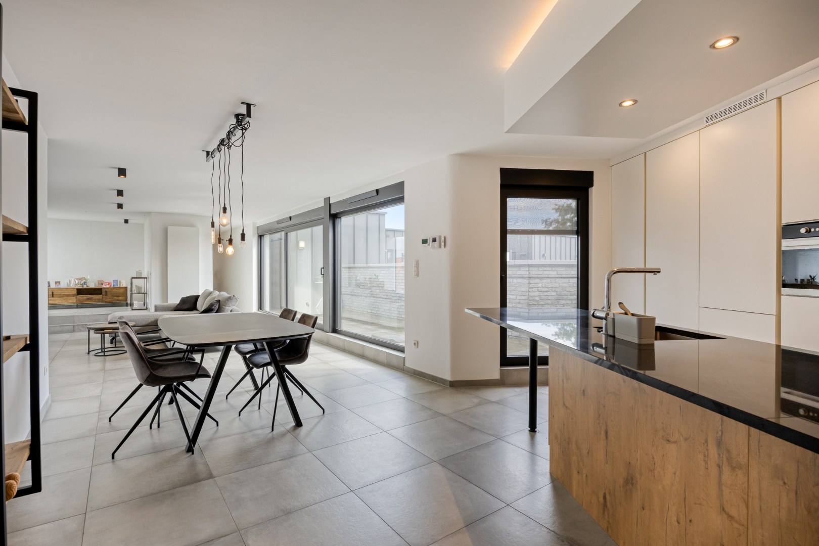 Instapklaar appartement met 2 slpk. en een rustige ligging in Geel-centrum 
