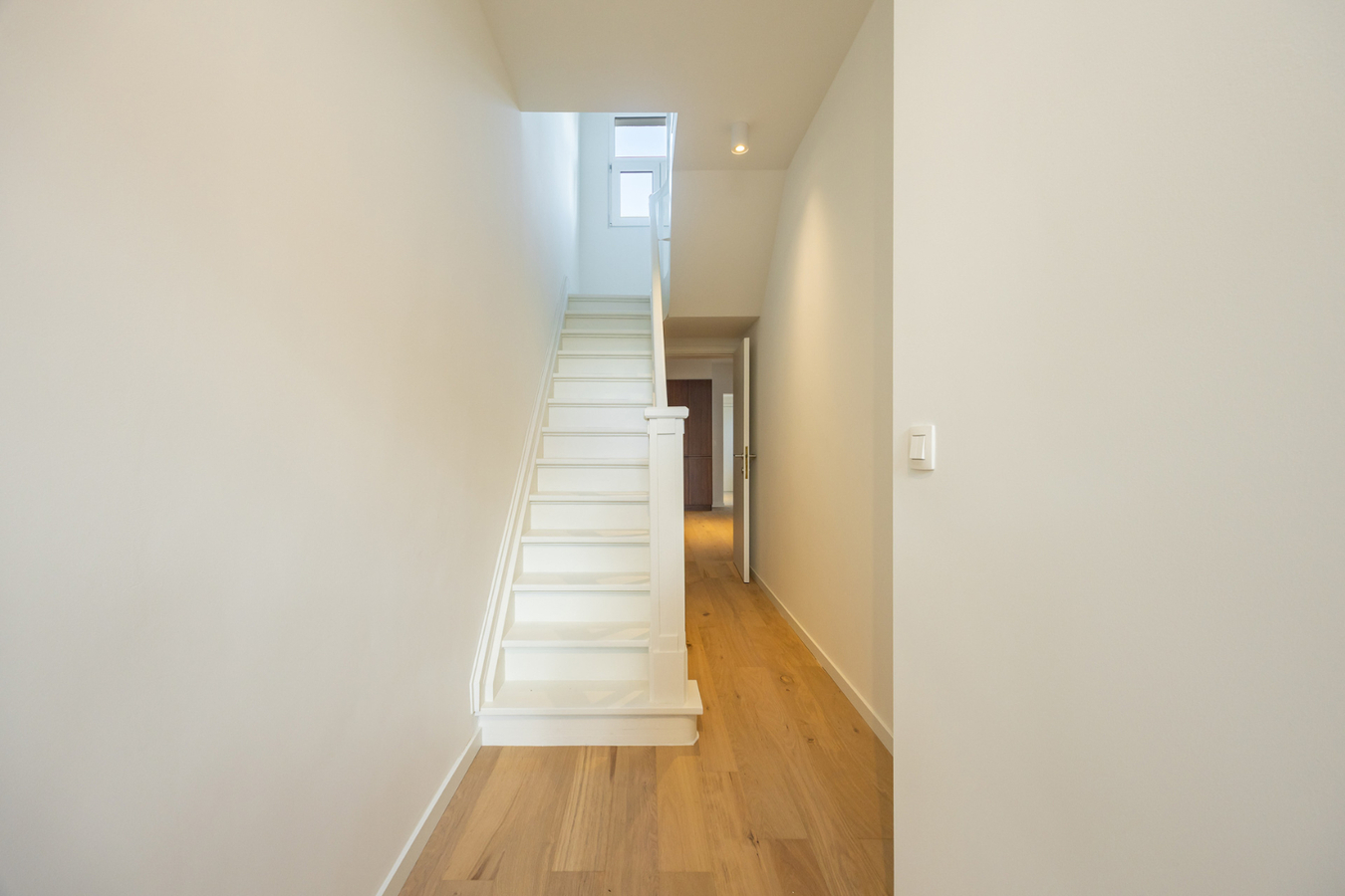 Gerenoveerde woning met 3 slpk en ruime tuin te Schilde! 