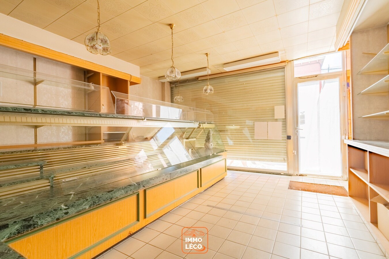 Maison de commerce avec appartement DUPLEX à l'étage, IDEAL INVEST ! 