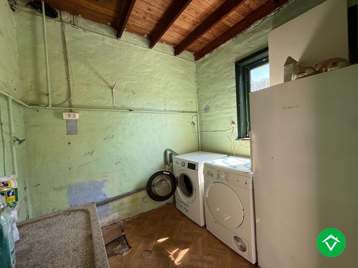 Charmante woning met twee slaapkamers, diepe tuin en ruime garage 