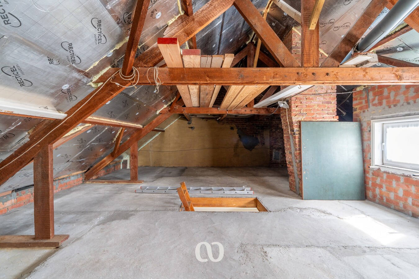 Deels gerenoveerde woning in het centrum van Oudenaarde 