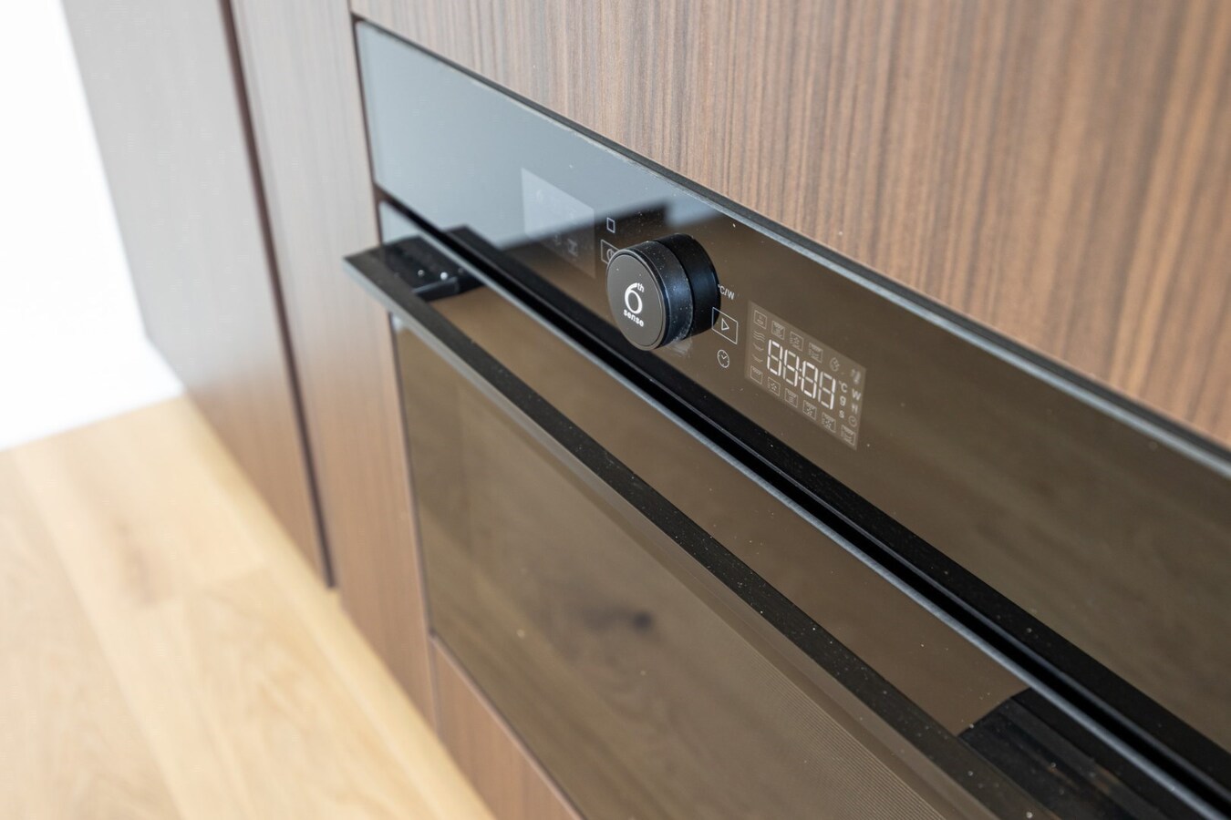 Gerenoveerd appt met 2 slpk en terras te Kapellen! 