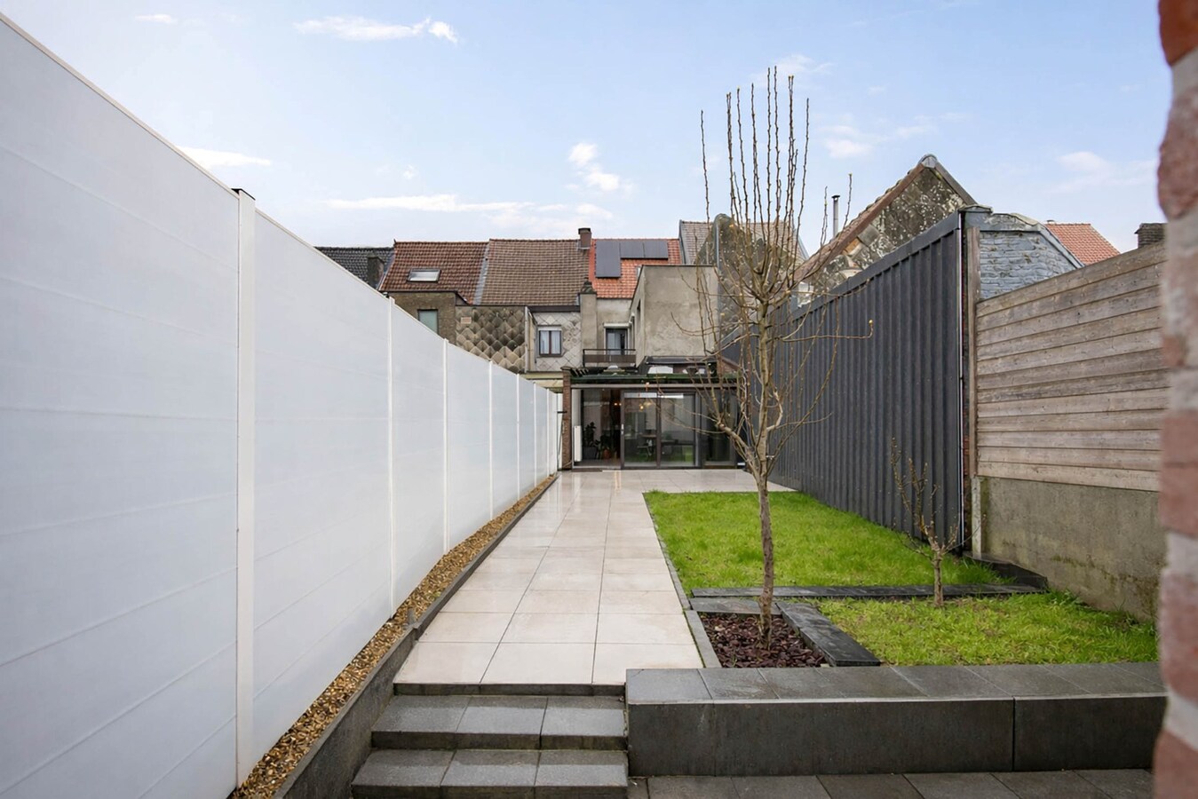 Gerenoveerde woning met 3/4 slpk, garage en tuin te Boom! 