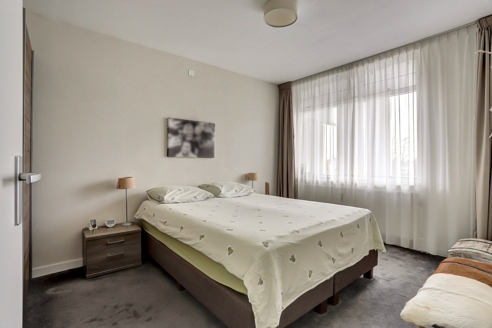 Modern afgewerkt 3 kamerappartement gelegen op de 3e verdieping met schitterend vrij uitzicht en ligging aan water! 