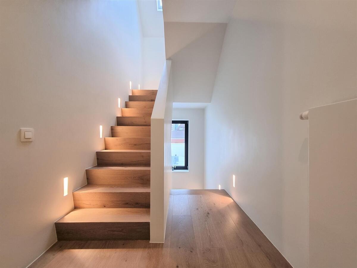 Subliem gerenoveerde woning met 5 slaapkamers &amp; 3 badkamers - Heist 