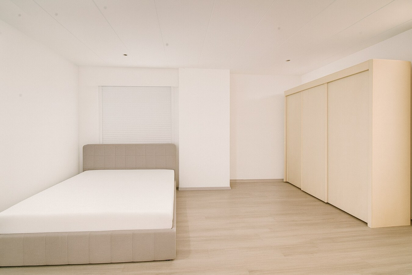 Uniek handelshuis met voormalig café en twee duplexappartementen te koop op toplocatie in het hart van Sint-Niklaas! 