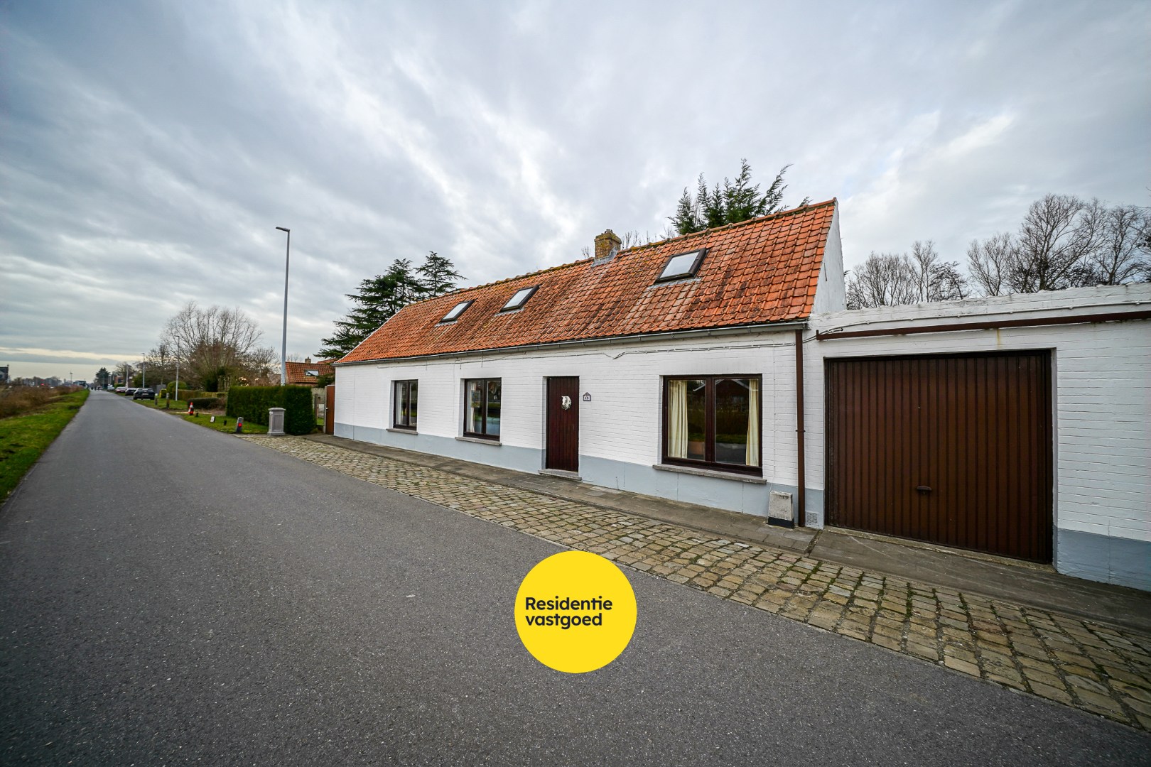 Woonhuis met tuin gelegen langs de vaart Plassendale - Nieuwpoort 