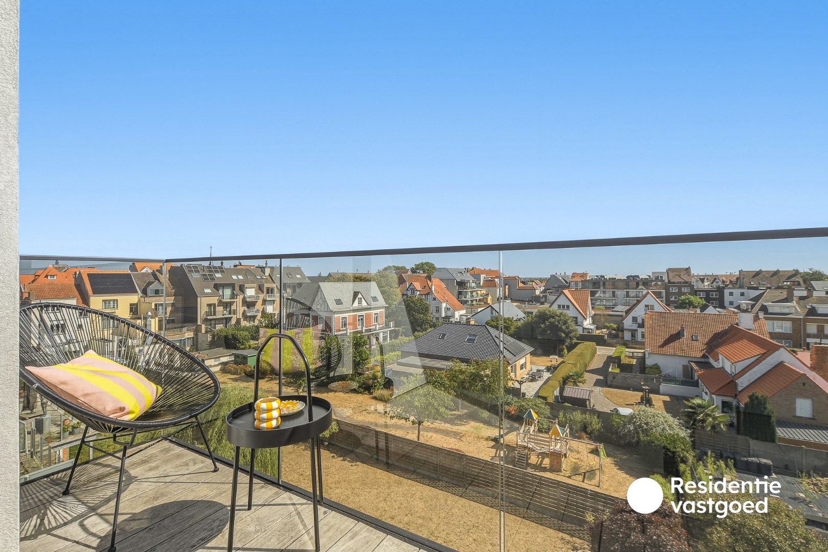 Wonen boven, ondernemen beneden: volledig gerenoveerd restaurant met luxueuze woonst in hartje De Haan 