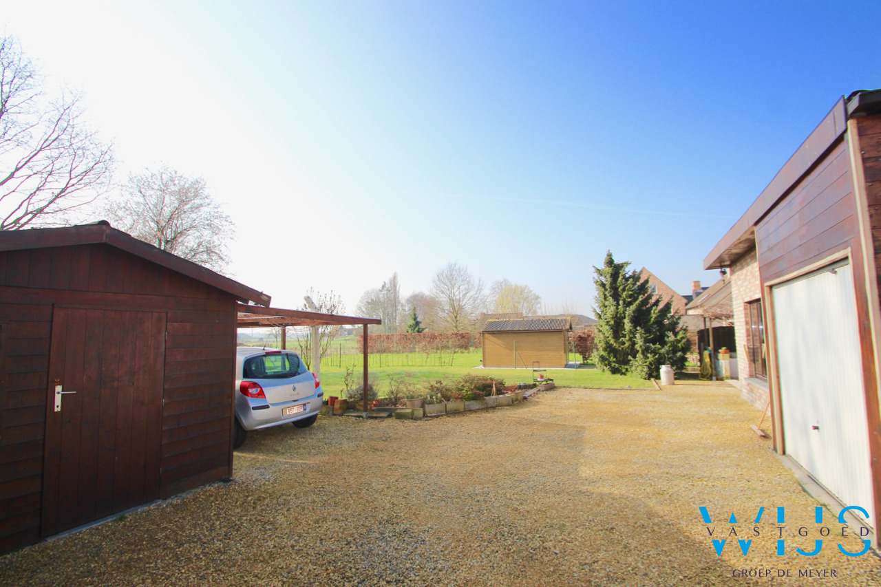 Zeer ruim woonhuis op een ideaal perceel te ADEGEM ! 