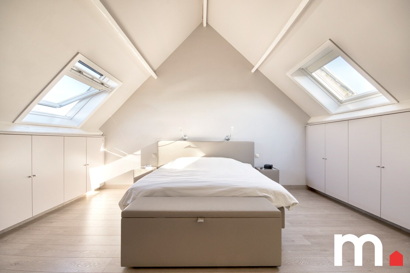 Centraal gelegen, instapklare woning met praktijkruimte én EPC B  te Kortrijk ! 