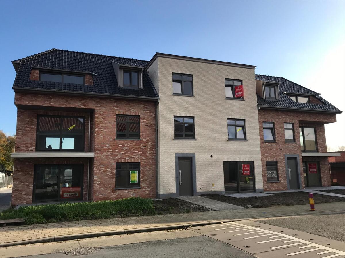 Ruim dakappartement met 2 slpkmrs, 2 terrassen in nieuwbouwresidentie. 