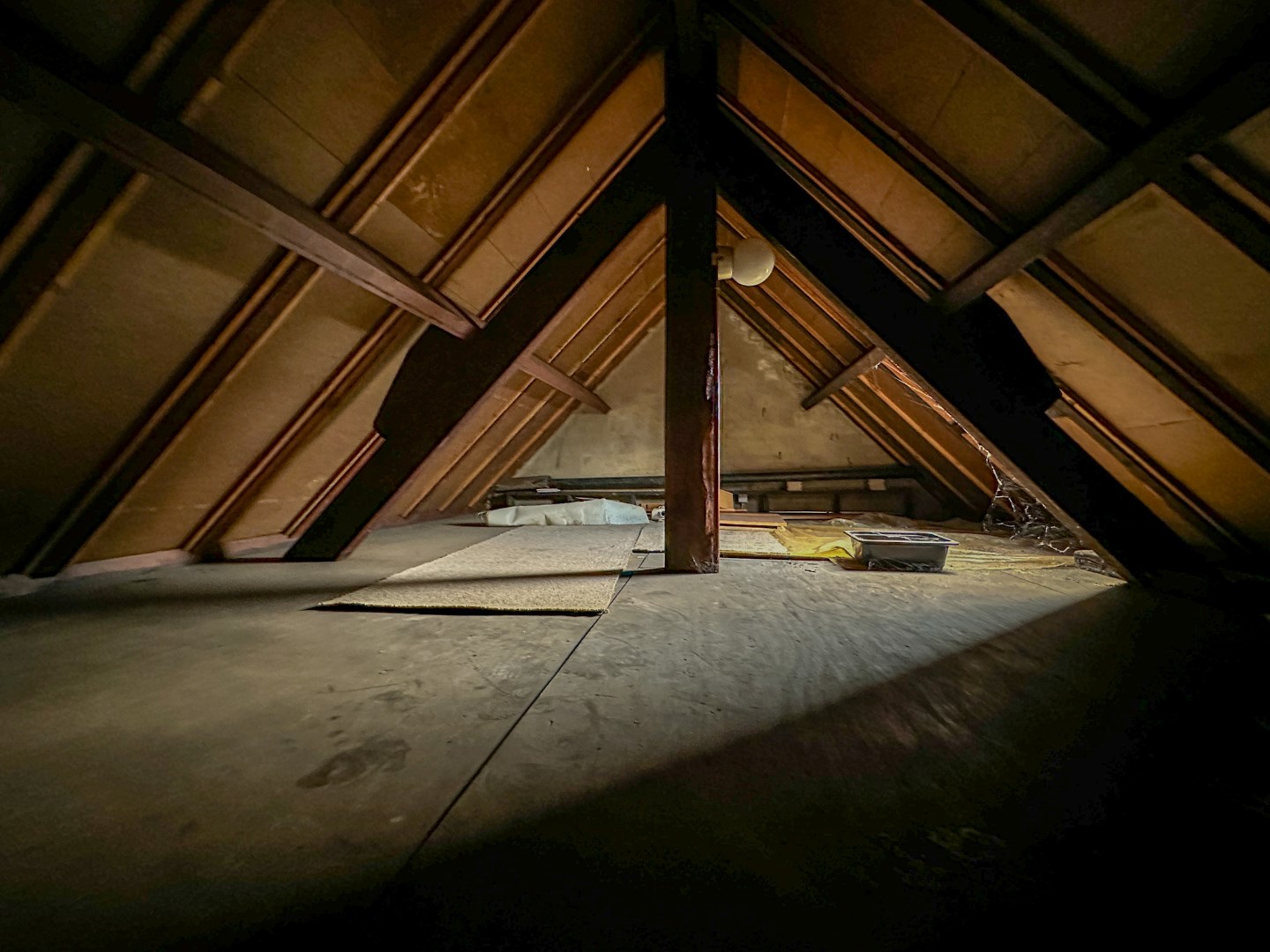 Ruime bel-étage woning met garage, diepe tuin en lift, Torhout 