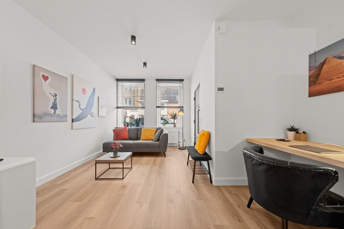 Mooi gerenoveerde woning met terrastuin *** PAS VRIJ VANAF 1 JANUARI, NIET VROEGER! 