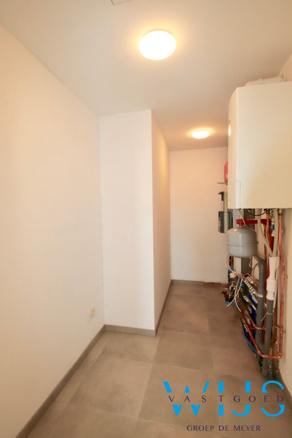 Volledig gerenoveerd woonhuis op 750m² in hartje Ertvelde ! 