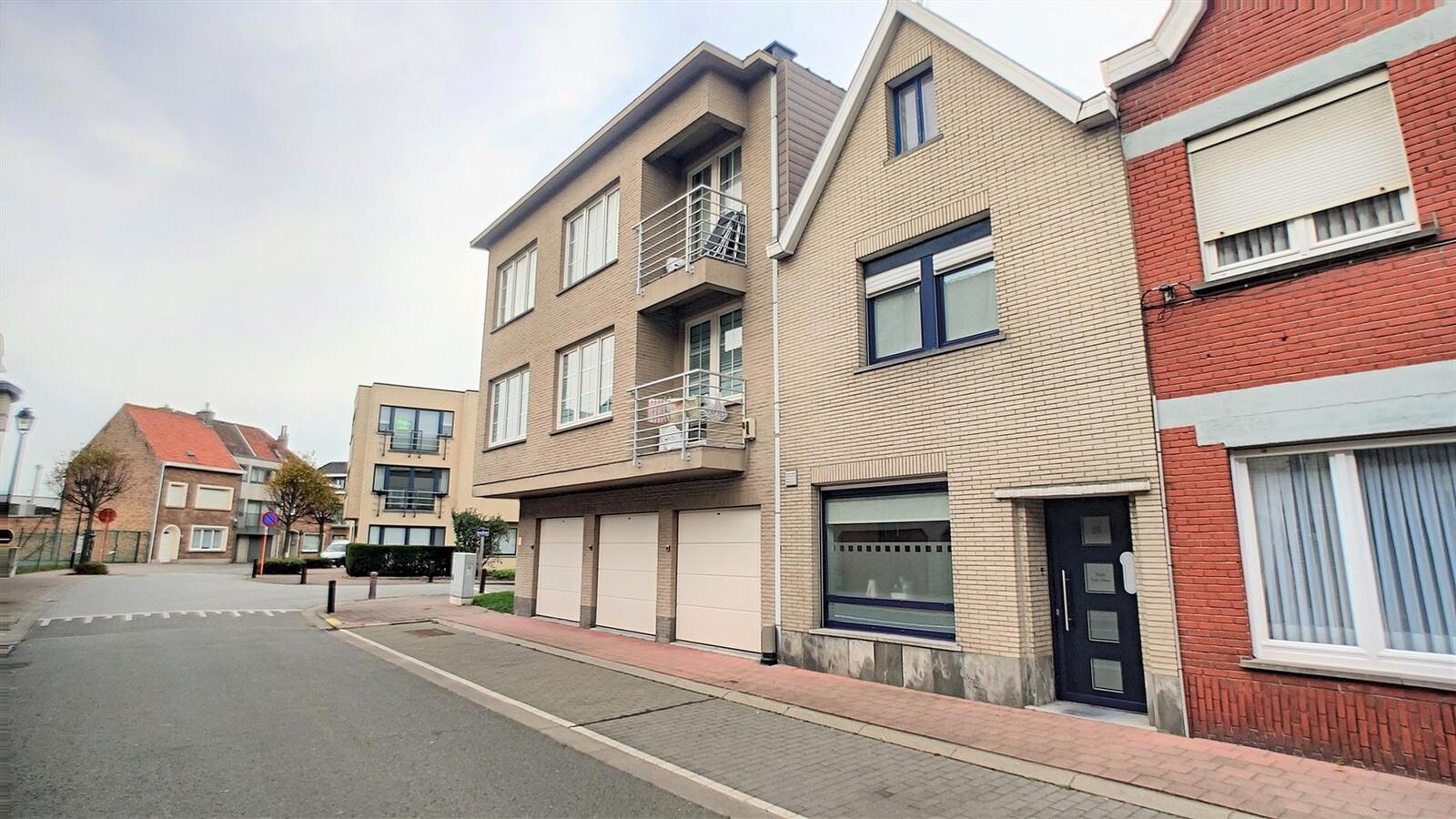 Goed gelegen gezinswoning met garage - Heist 