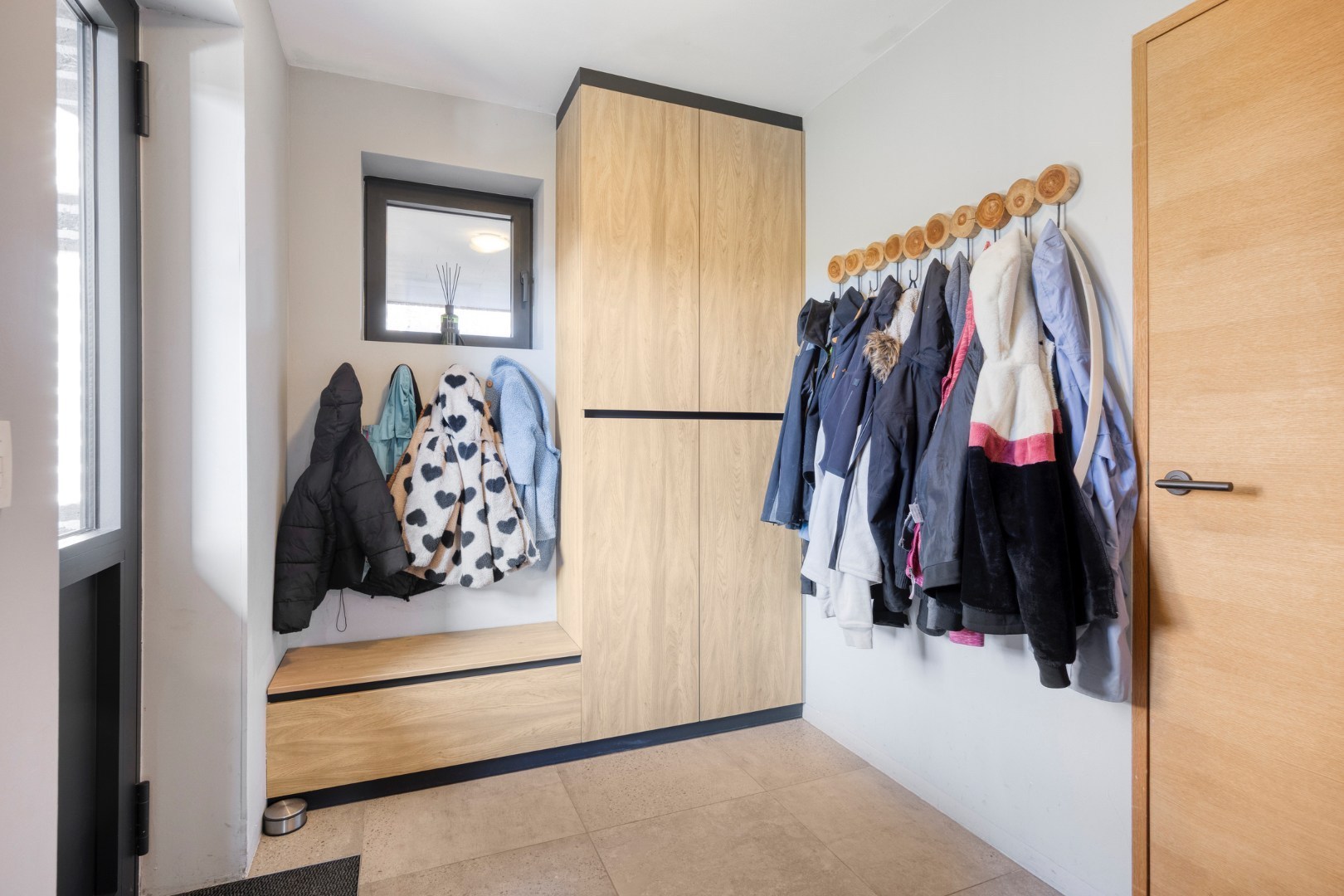 Rustig gelegen, energiezuinige gezinswoning met 4 slpk. nabij Lommel-centrum 