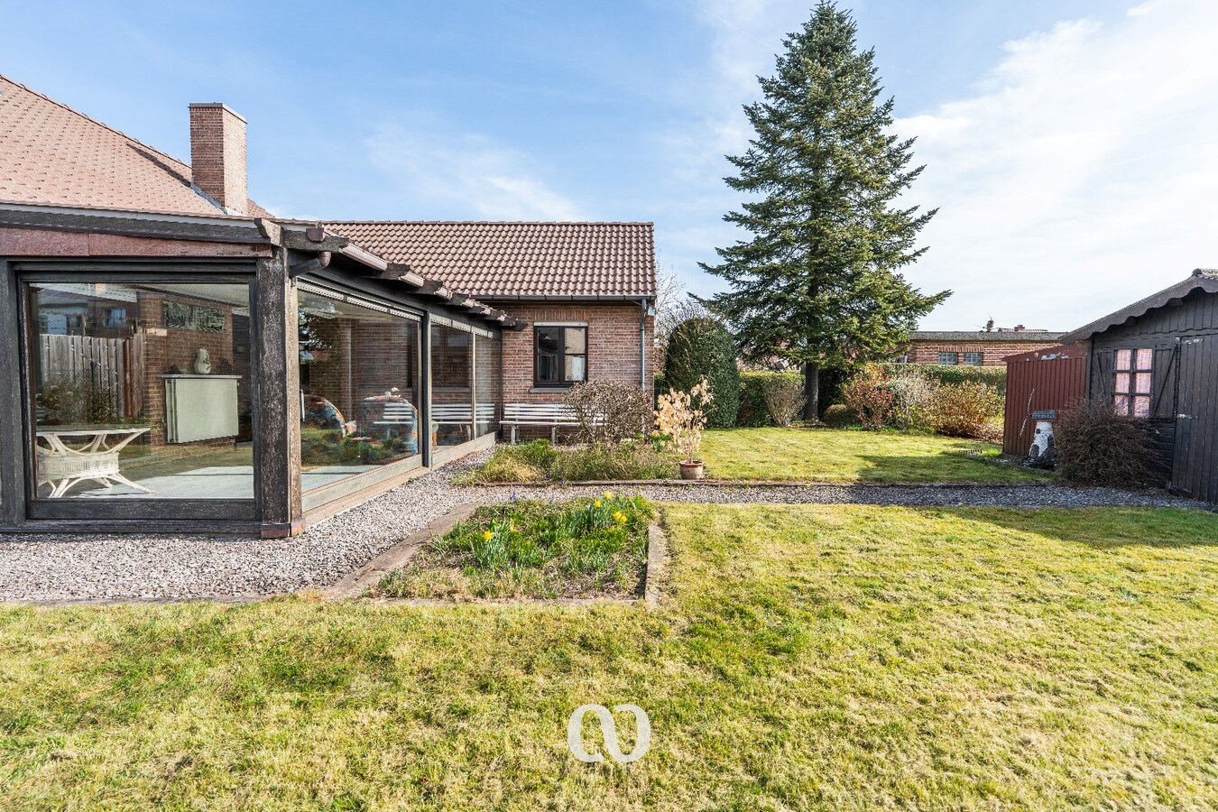 Open bebouwing met mogelijkheid tot 5 slaapkamers 