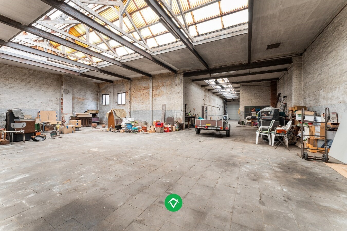 Ruime woning met 7 slaapkamers en loods (320m²) in centrum Roeselare 