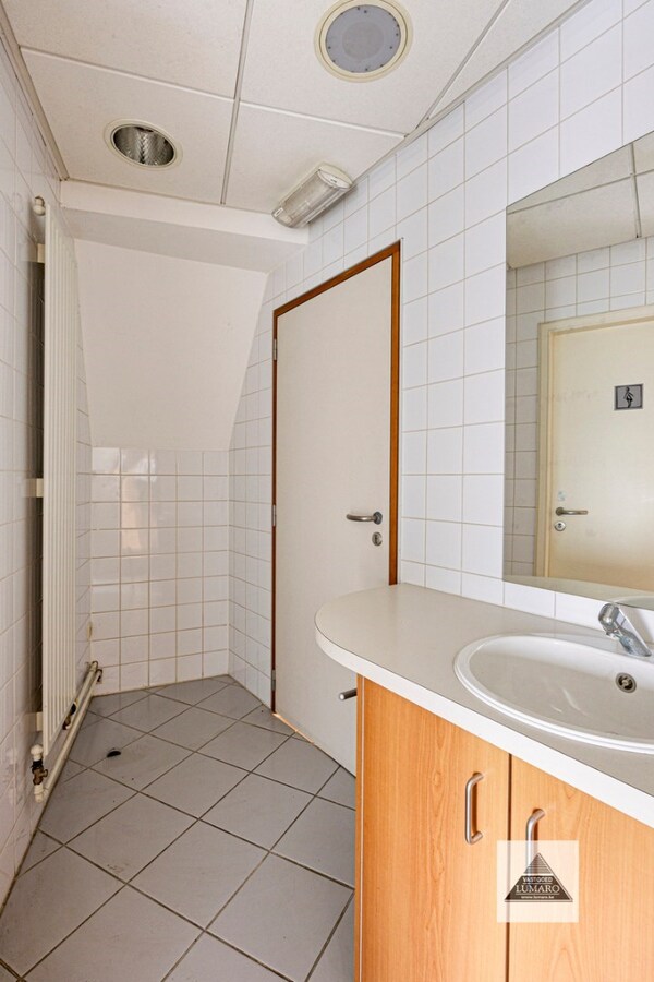 Burgerhuis 'Den Golden Naegel' - aan de Markt - lift - overdekte parking - IN PRIJS VERLAAGD! 