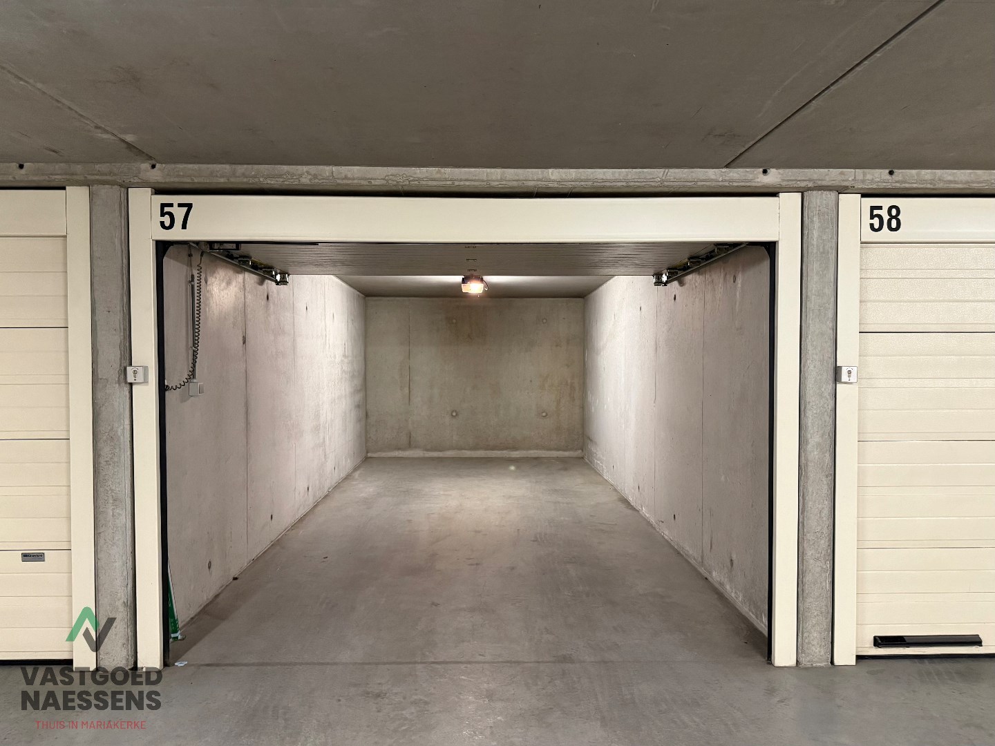 RUIME GARAGEBOX ONDER KINEPOLIS OOSTENDE 