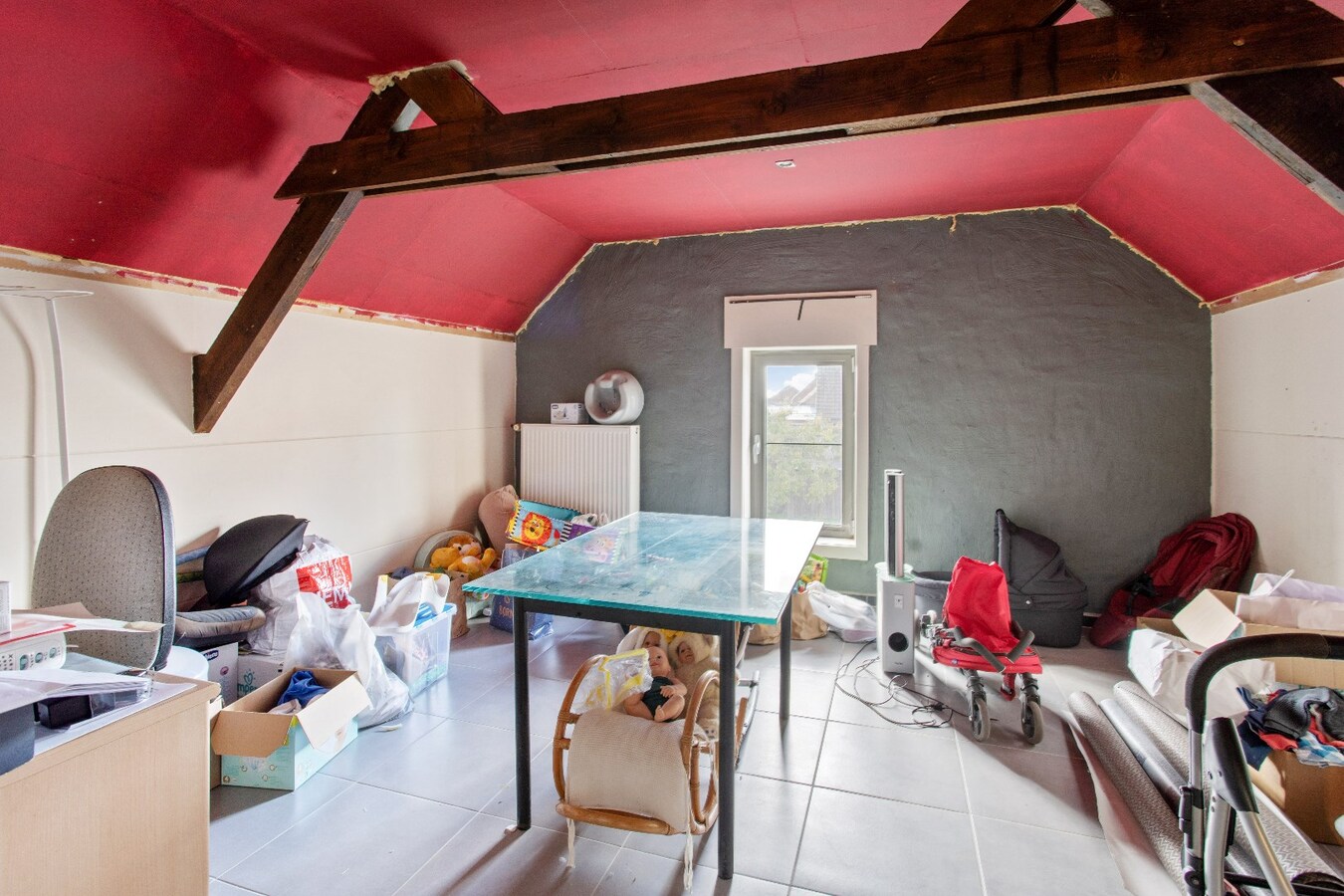 Verassend ruime woning met ruime werkplaats/garage te Houthulst 