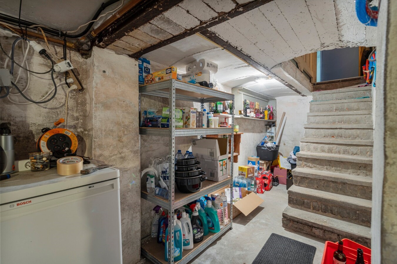 Instapklare burgerwoning met prachtige tuin - 4 slpks 