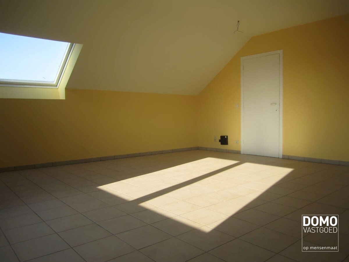 Appartement met 1 slaapkamer en parkeerplaats te huur in centrum Kuringen 