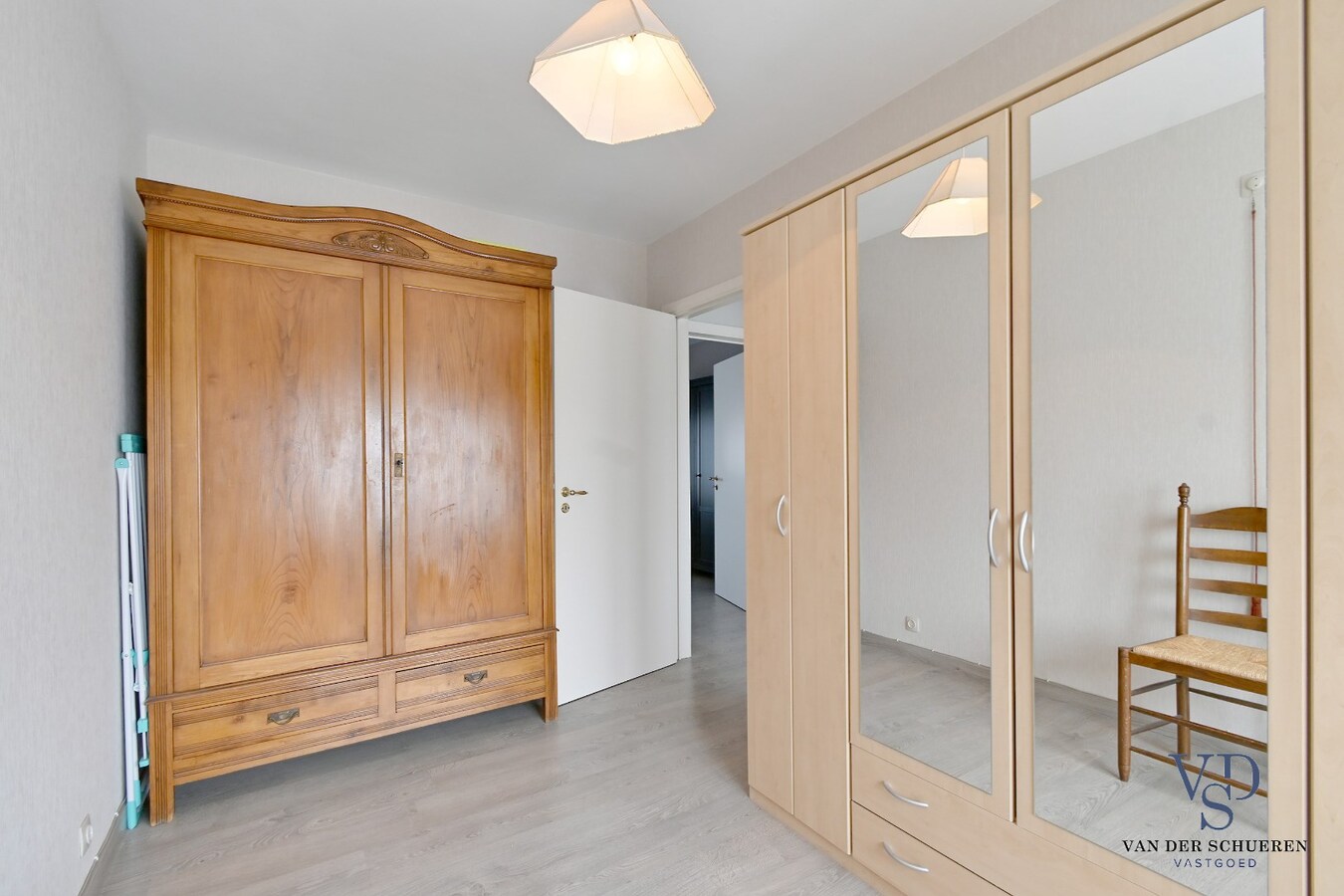 Degelijke, ruime eigendom in rustige residentiële wijk 