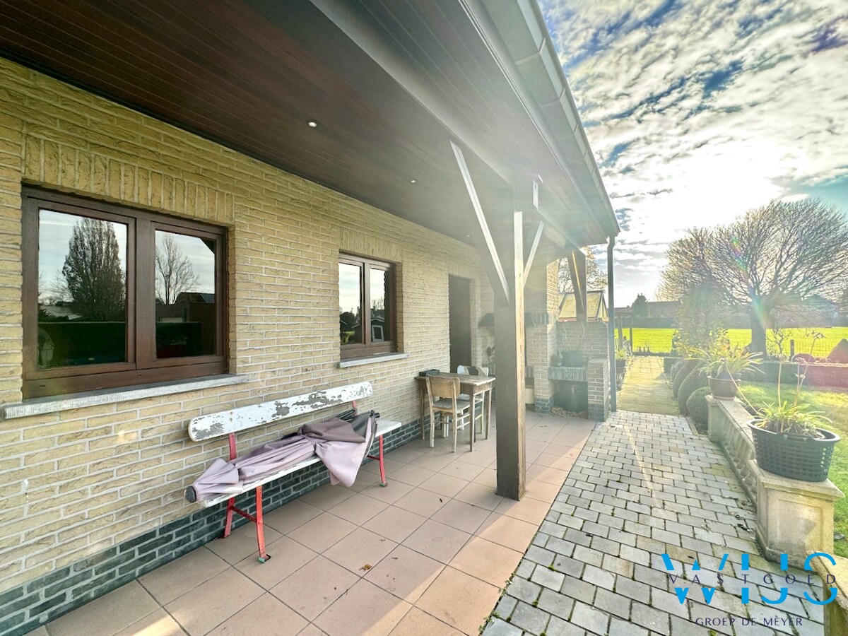 Stevige gezinswoning met bijgebouw te Ertvelde ! 