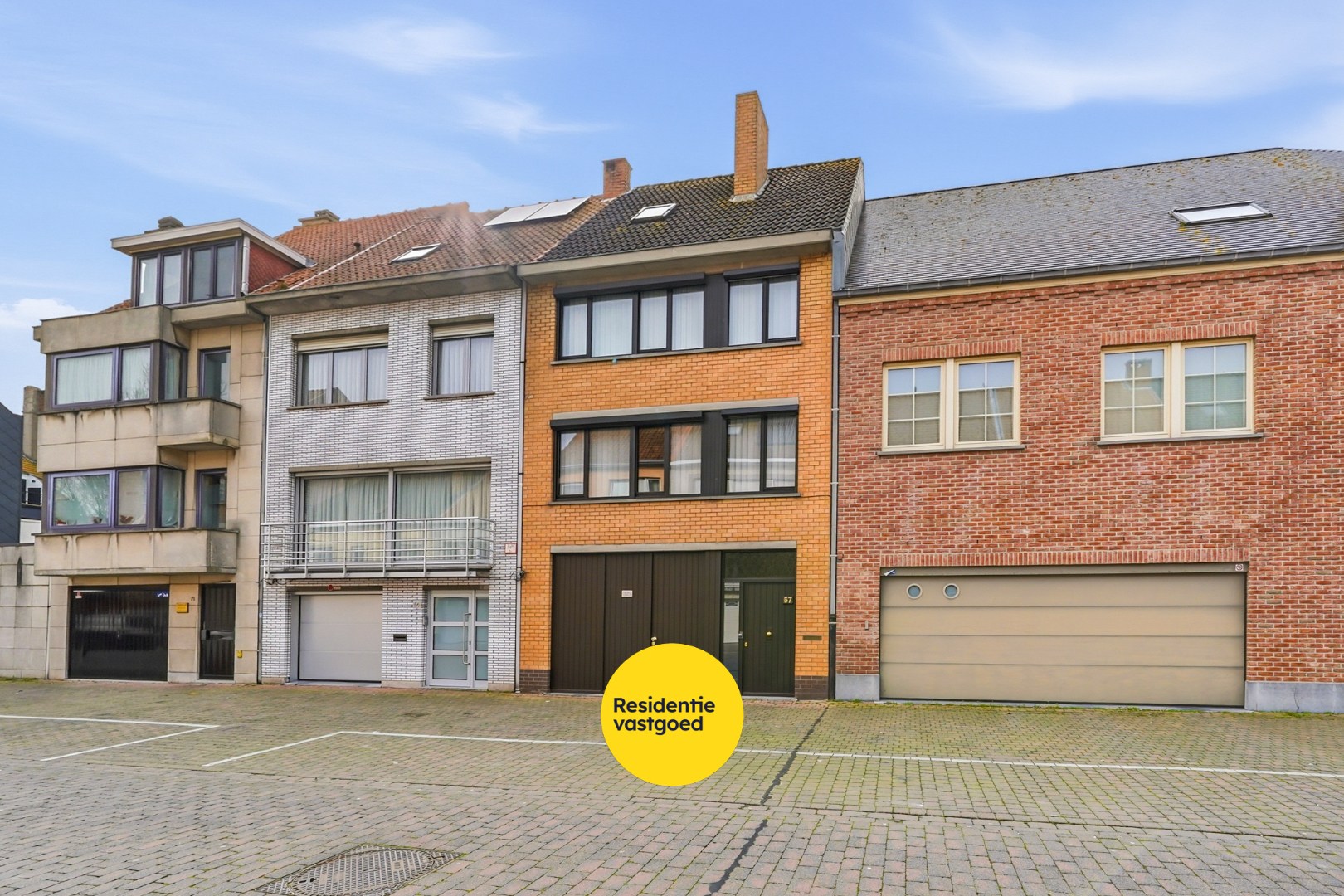 Ruime bel-etage met grote garage en 3 slaapkamers 
