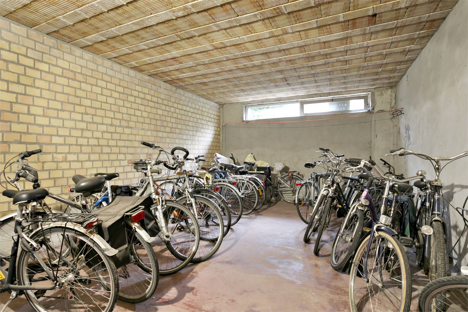 Appartement te koop. 