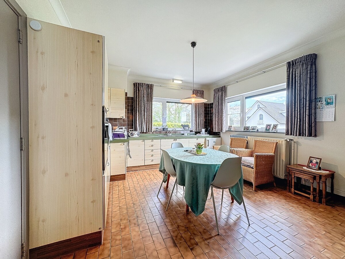 Residentieel gelegen hoekwoning nabij centrum Zottegem 