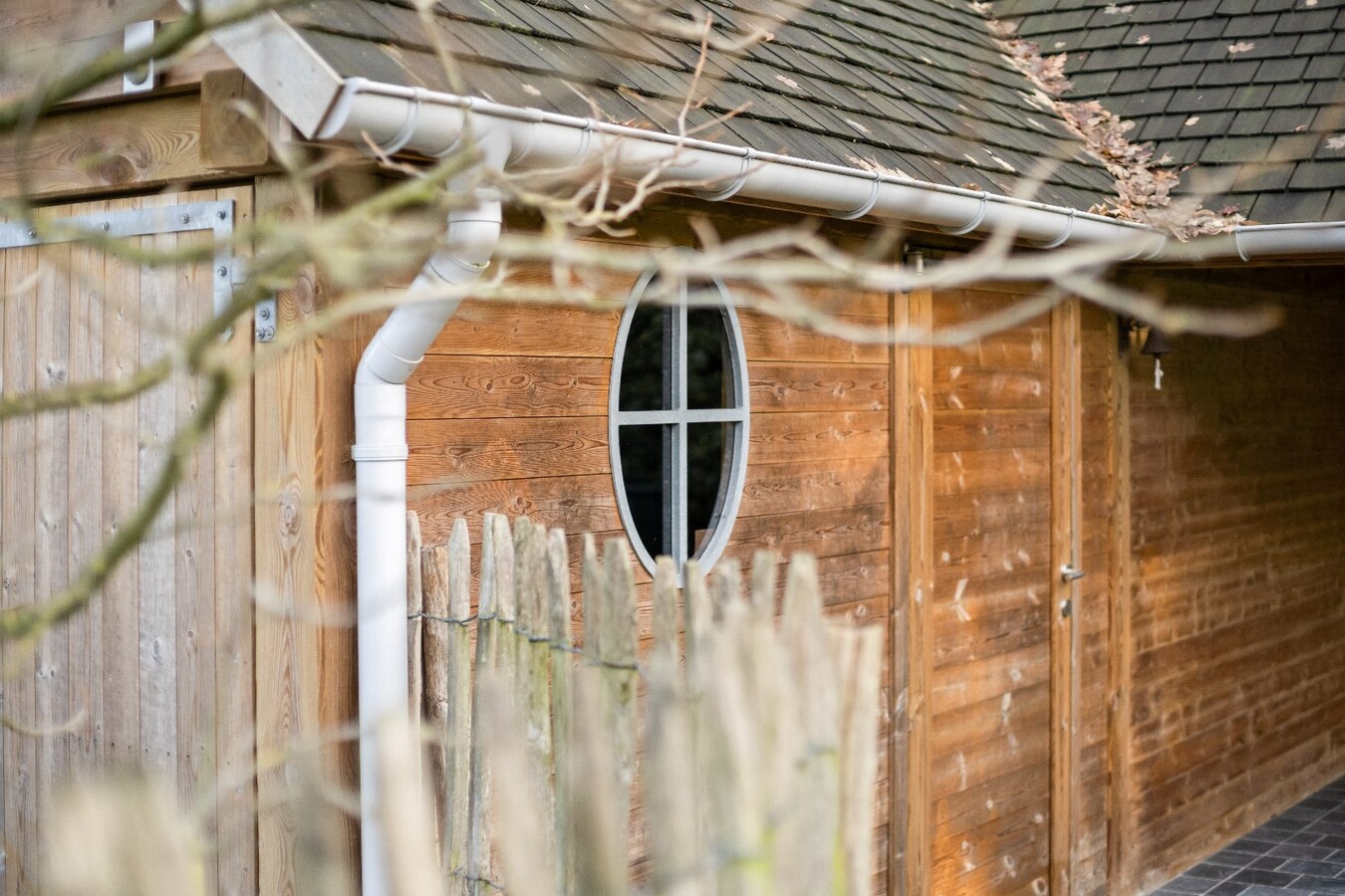 Uniek gelegen villa op ruim perceel van 2009m² 