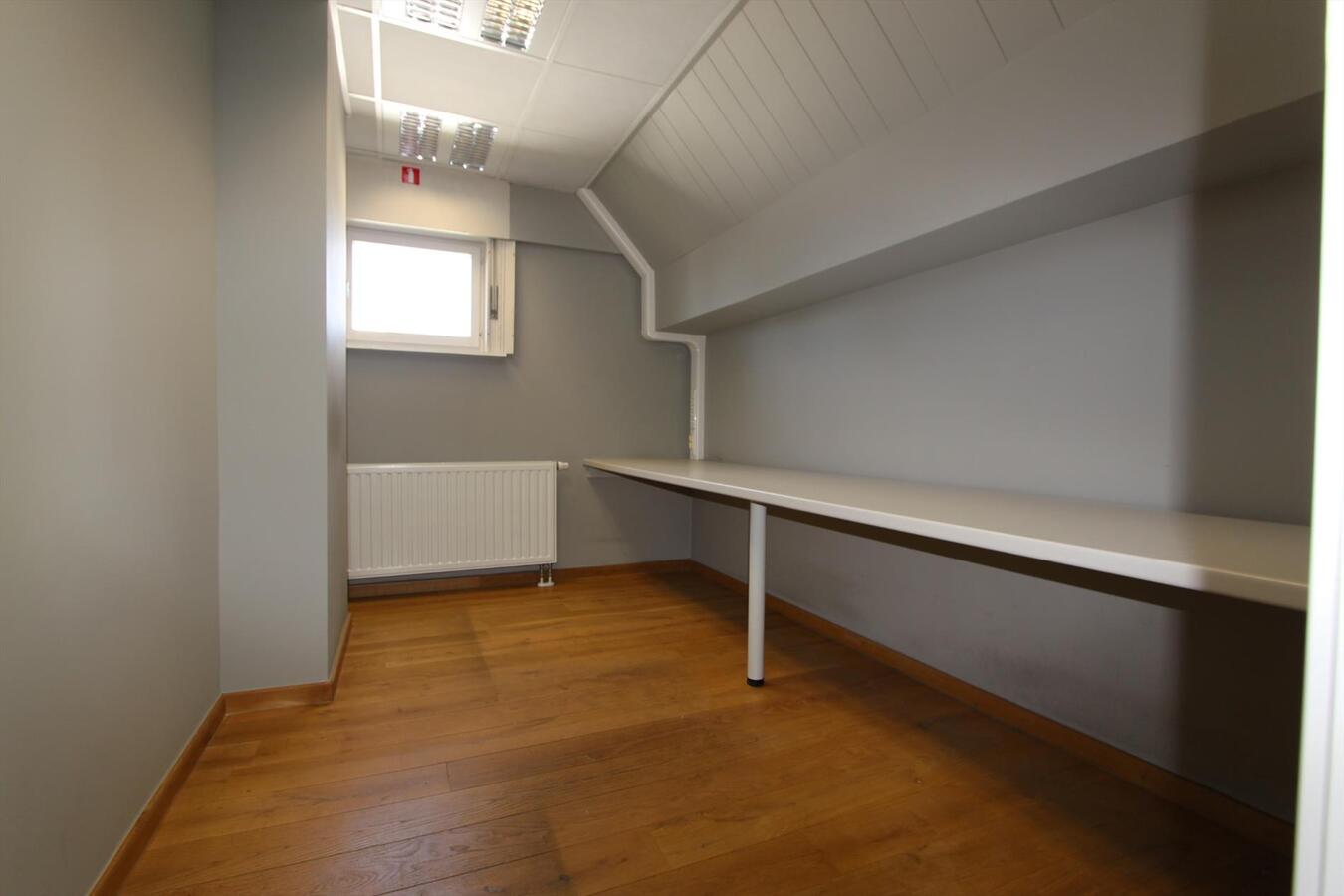 Woning met 4 slaapkamers en garage te Koekelare 