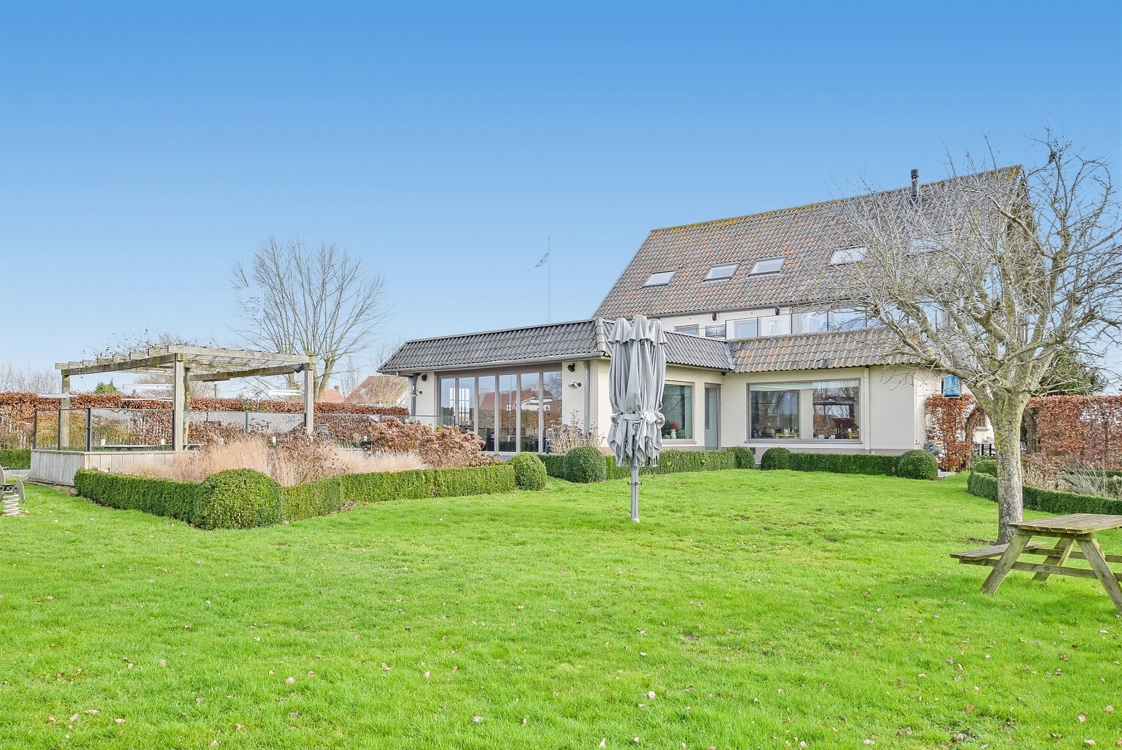 Restaurant met privéwoning en 2 B&amp;B-kamers op 4.370 m² 
