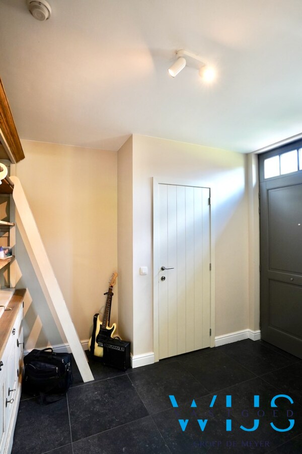 Prachtige recente woning in een zeer rustige wijk te Ertvelde ! 