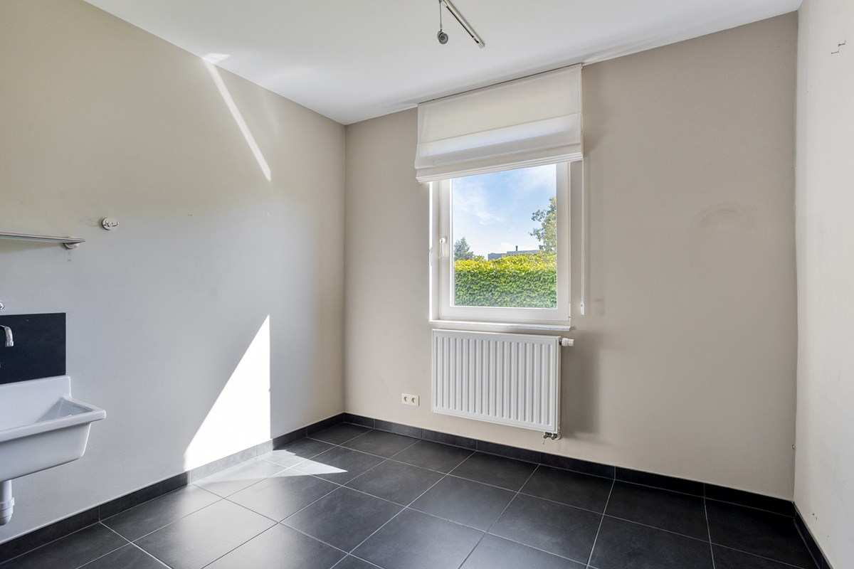 Instapklaar gelijkvloers appartement met groot terras, tuin en garagebox in Kumtich - EPC 104 KWH/m² 