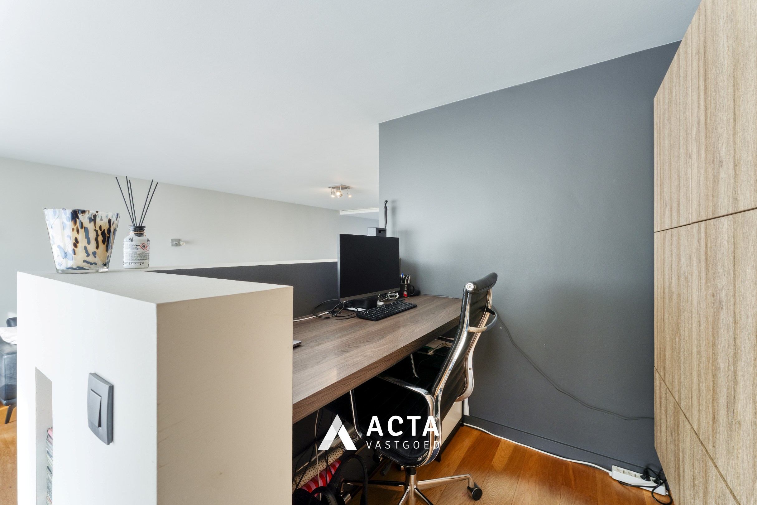 Instapklare bel-etage met 3 slaapkamers en garage 