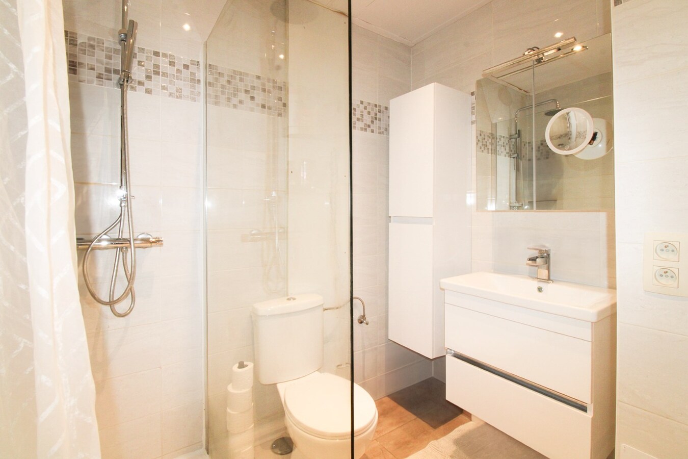 Te koop: Instapklaar appartement met 2 slaapkamers en energielabel B in Temse, op wandelafstand van het centrum, met uitstekende opbrengstmogelijkheden! 