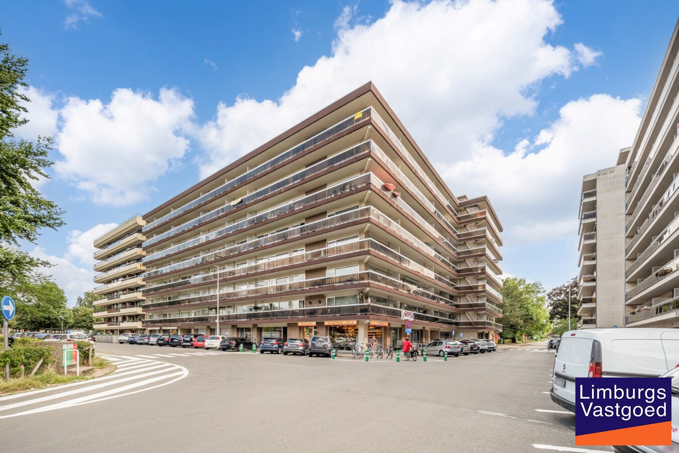 Handelspand op toplocatie, 226m², ruime parkeergelegenheid 