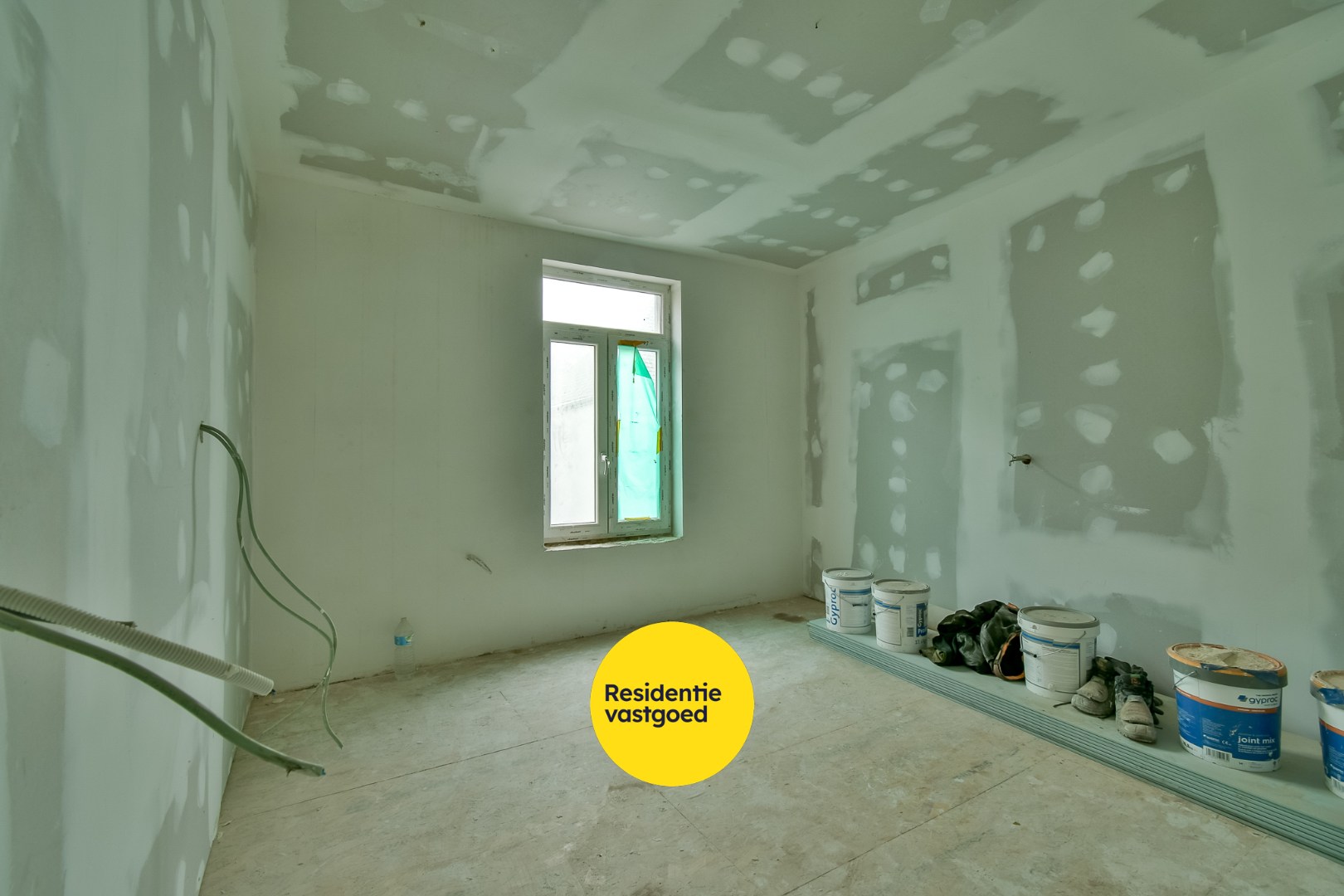 Ruime woning met bergen aan potentieel! 